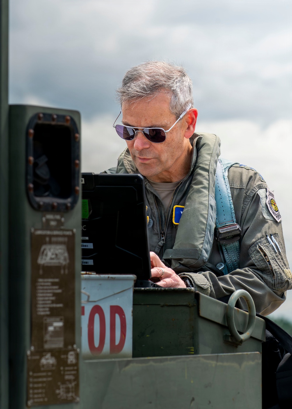 Air Force Chief of Staff flies F-22 Raptor to EAA AirVenture Oshkosh 2026