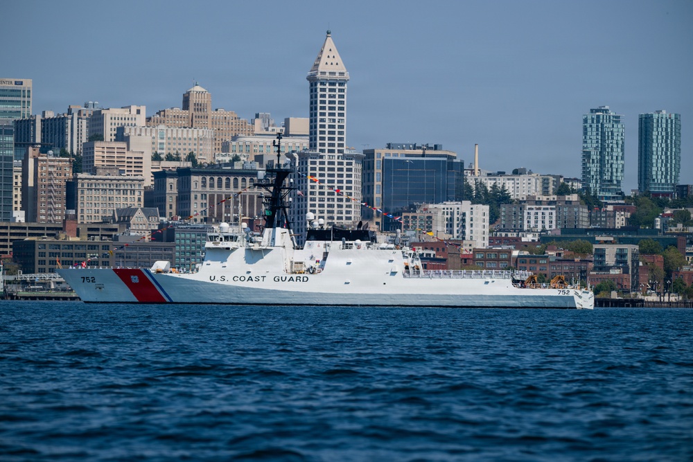 Coast Guard Supports Seattle Fleet Week 2026