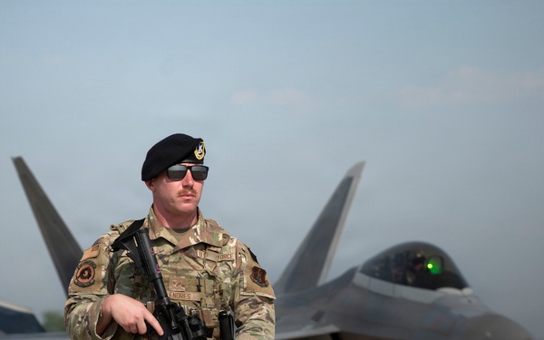 F-22 Raptor Demonstration Team showcases fifth-generation capabilities at Oshkosh 2026
