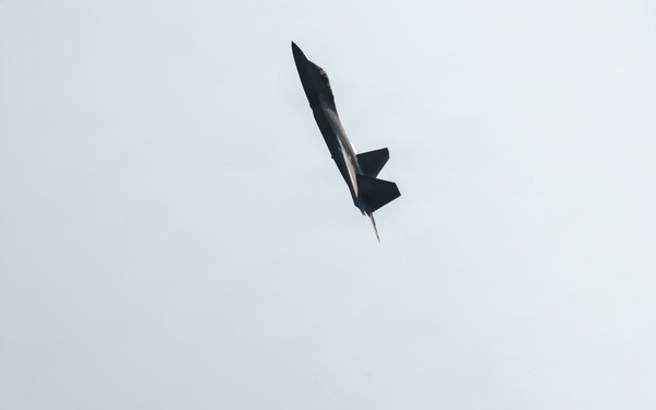 F-22 Raptor Demonstration Team showcases fifth-generation capabilities at Oshkosh 2026