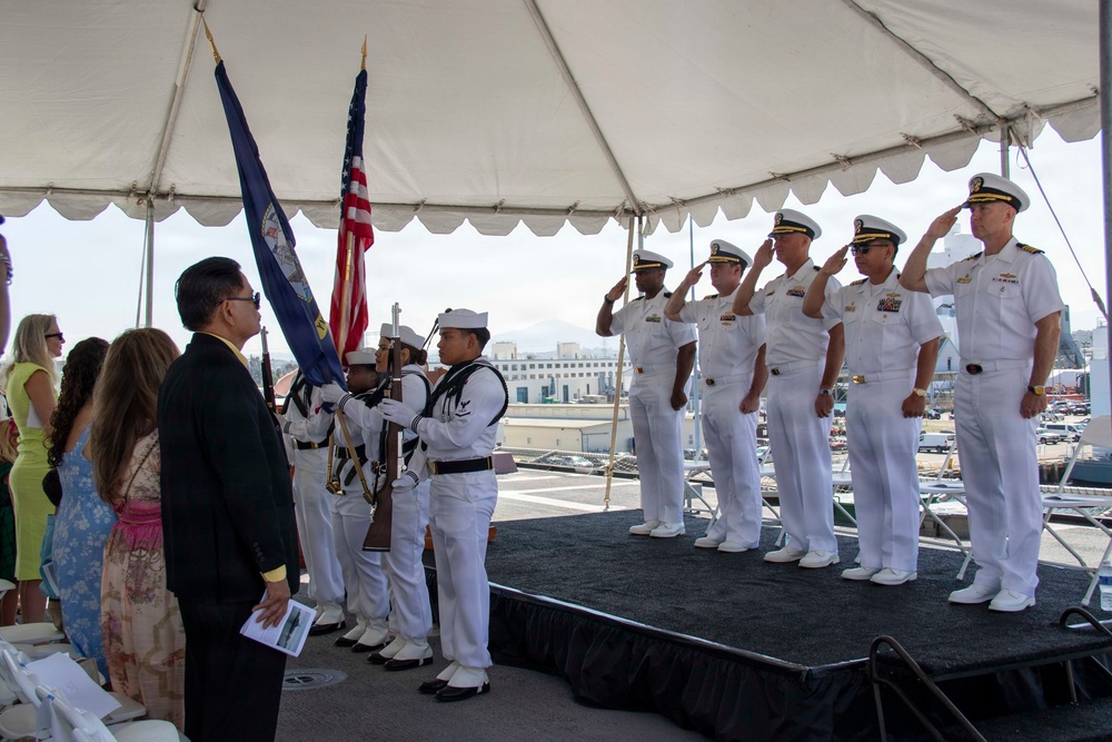 USS Jackson (LCS 6) Holds Change of Command Ceremony