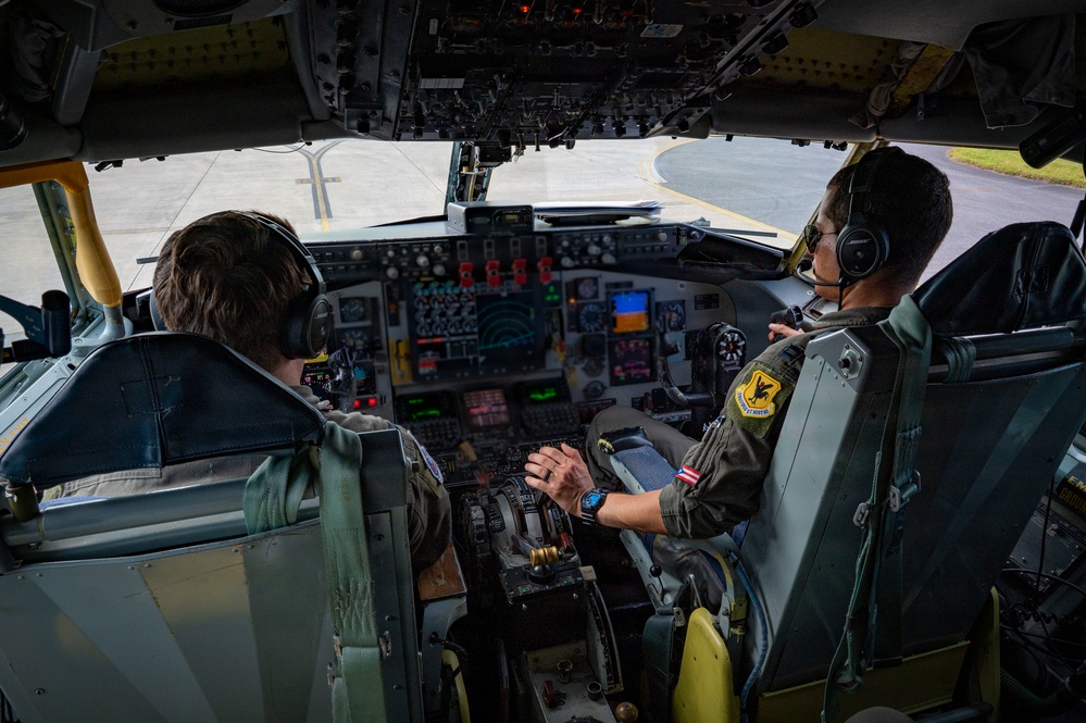 Air Force Tankers Extend Navy Reach Over the Pacific