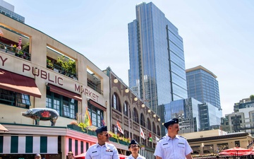 Service Members Explore Seattle During Fleet Week