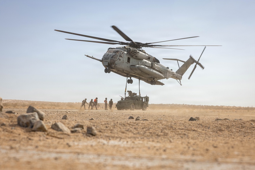 SLTE 4-26: Combat Logistics Battalion 2 Conduct Heavy Lift Training