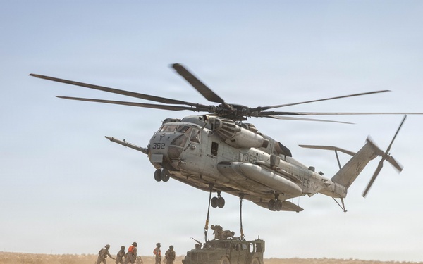 SLTE 4-26: Combat Logistics Battalion 2 Conduct Heavy Lift Training