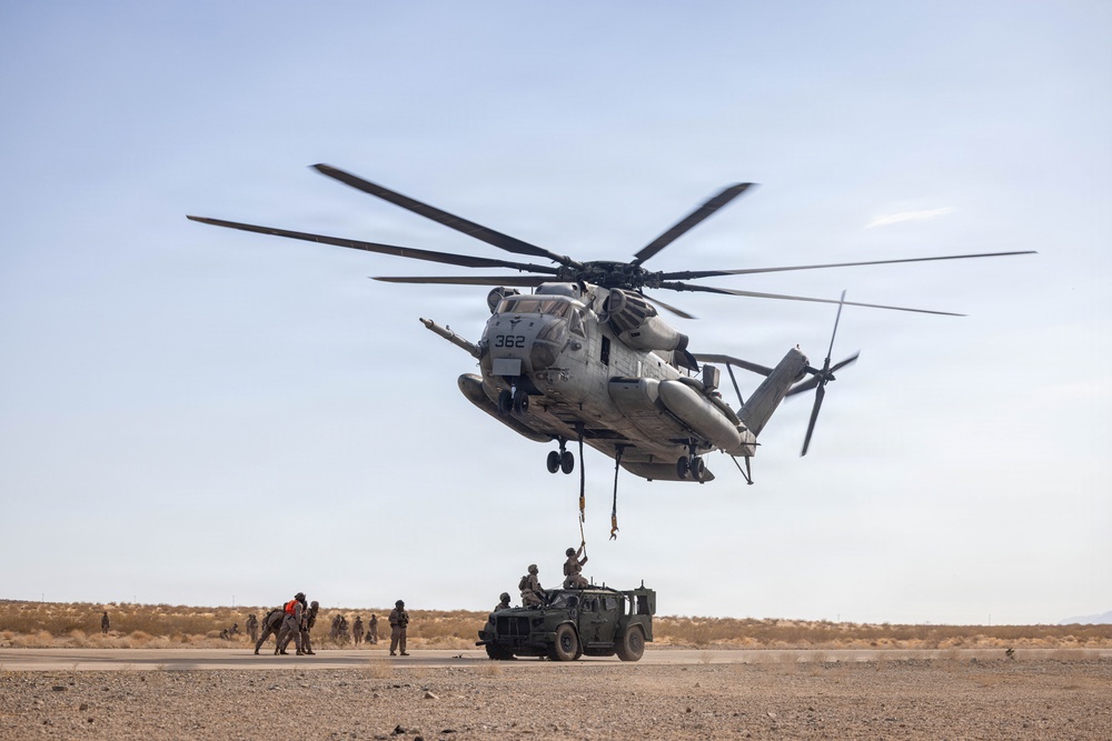 SLTE 4-26: Combat Logistics Battalion 2 Conduct Heavy Lift Training
