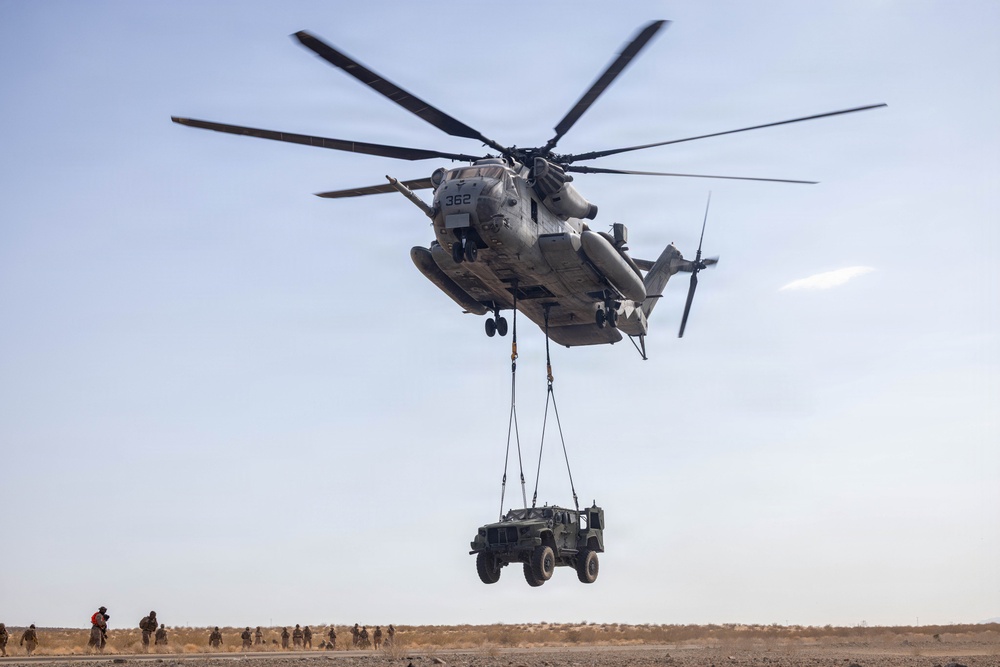 SLTE 4-26: Combat Logistics Battalion 2 Conduct Heavy Lift Training
