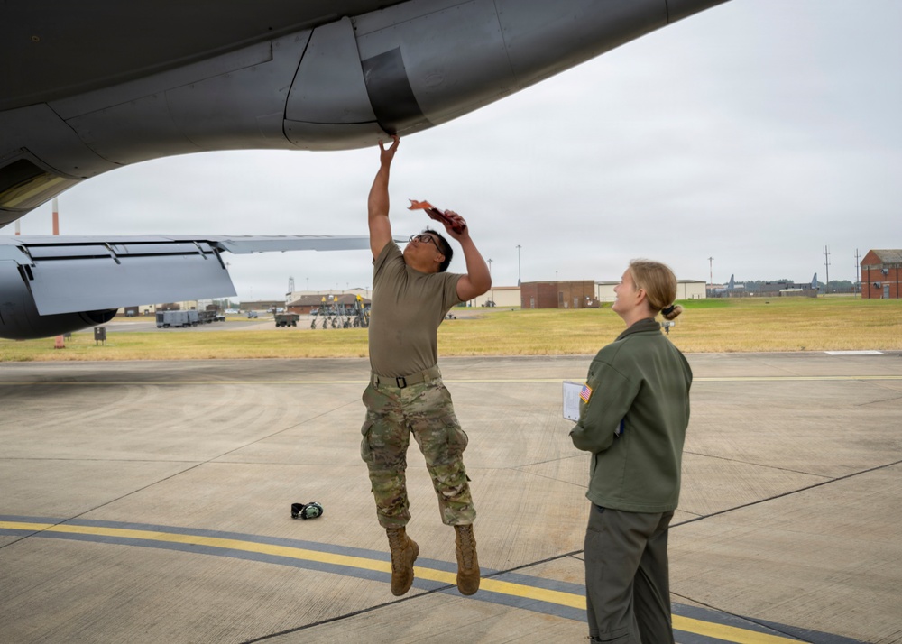 100 ARW KC-135 Stratotanker training