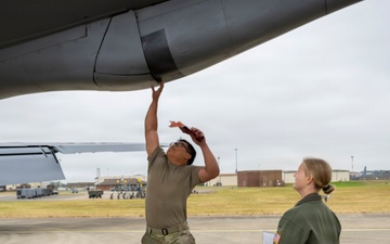 100 ARW KC-135 Stratotanker training