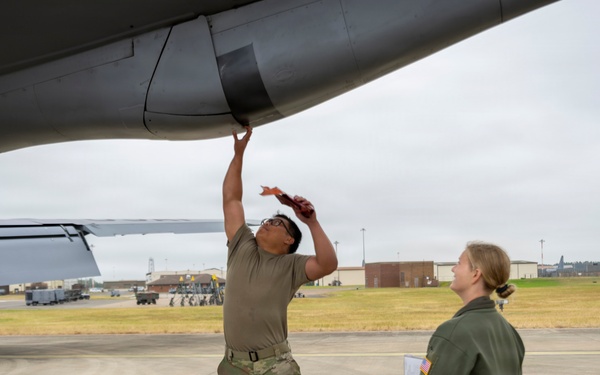 100 ARW KC-135 Stratotanker training