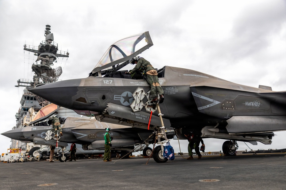 11th MEU Marines, Sailors Conduct Flight Operations Aboard USS Boxer