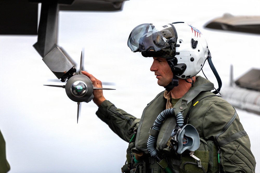 11th MEU Marines, Sailors Conduct Flight Operations Aboard USS Boxer
