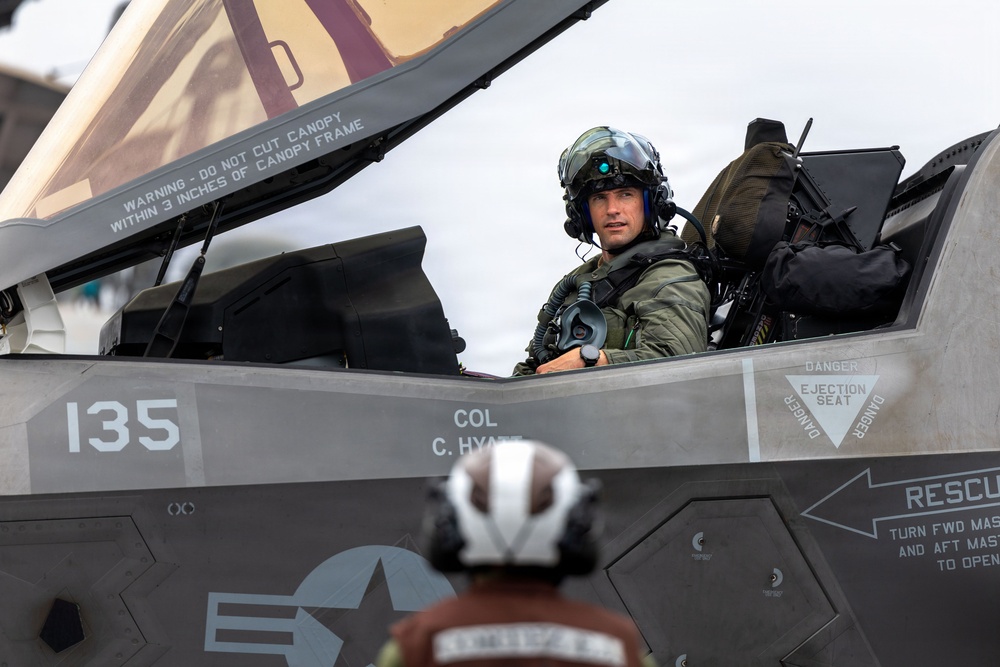 11th MEU Marines, Sailors Conduct Flight Operations Aboard USS Boxer