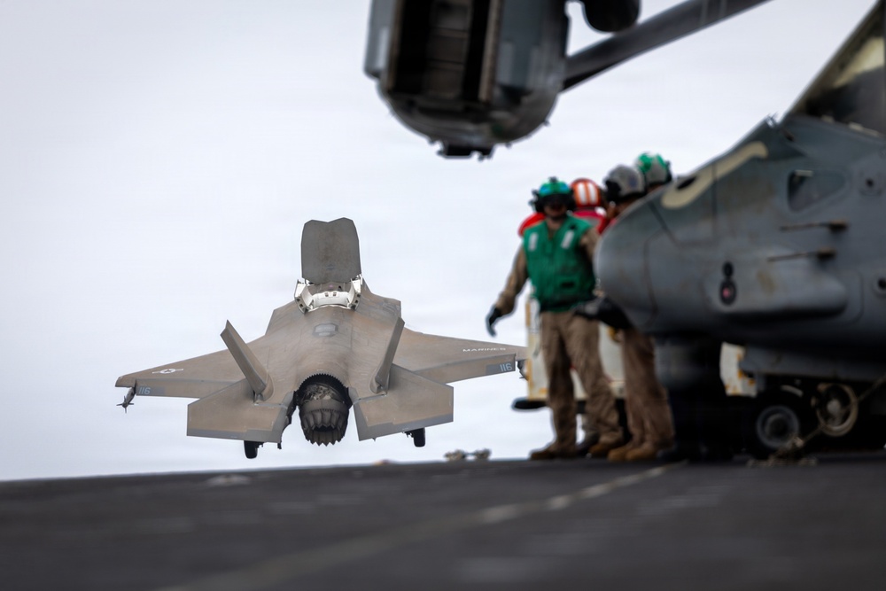 11th MEU Marines, Sailors Conduct Flight Operations Aboard USS Boxer
