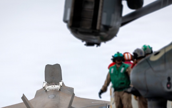11th MEU Marines, Sailors Conduct Flight Operations Aboard USS Boxer