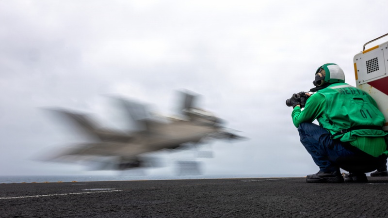 11th MEU Marines, Sailors Conduct Flight Operations Aboard USS Boxer