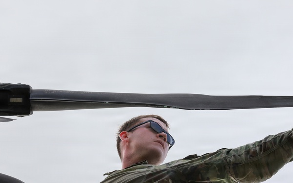 1st Infantry Division Soldiers conduct aerial gunnery qualification