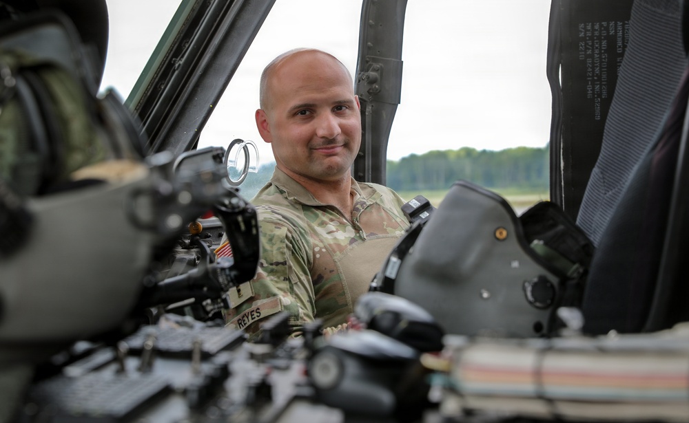 1st Infantry Division Soldiers conduct aerial gunnery qualification