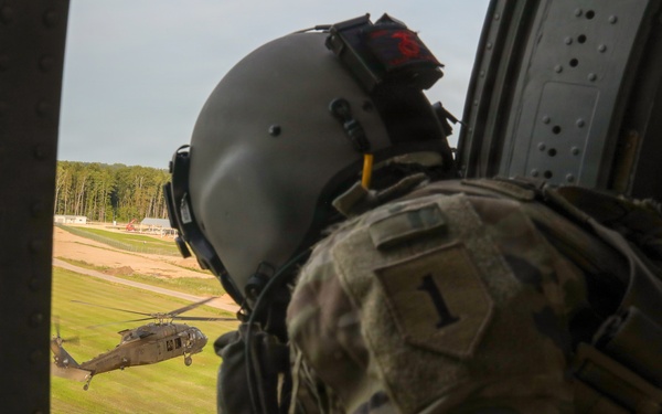 1st Infantry Division Soldiers conduct aerial gunnery qualification