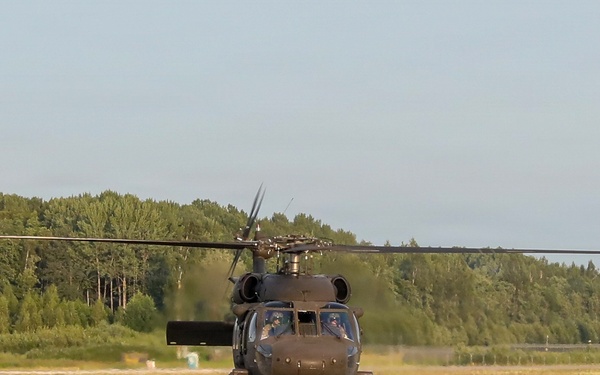 1st Infantry Division Soldiers conduct aerial gunnery qualification