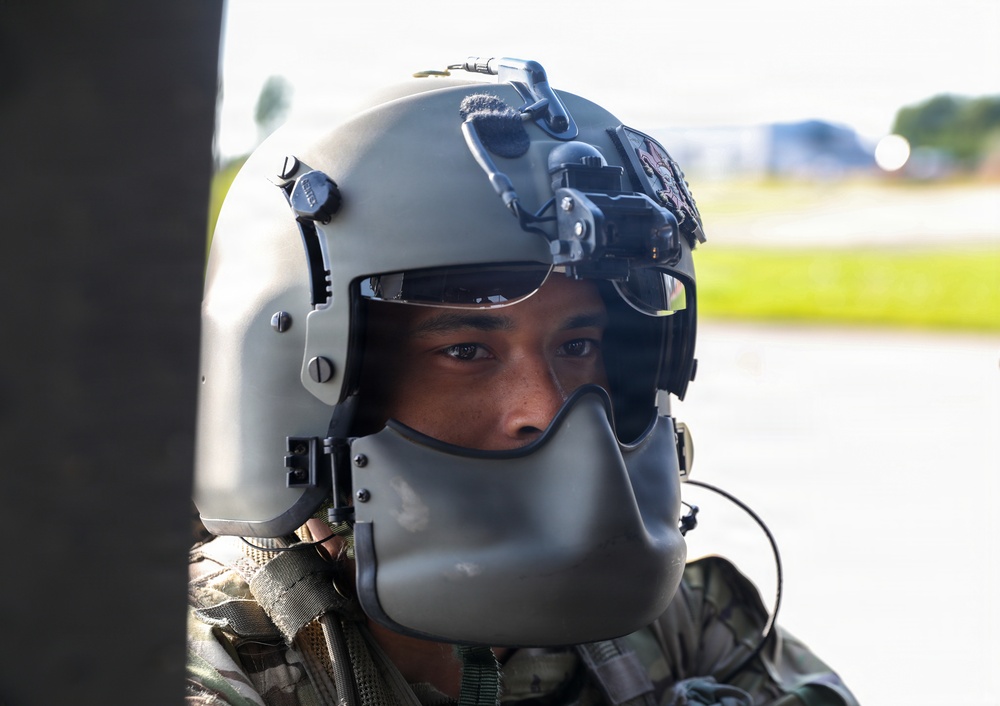 1st Infantry Division Soldiers conduct aerial gunnery qualification
