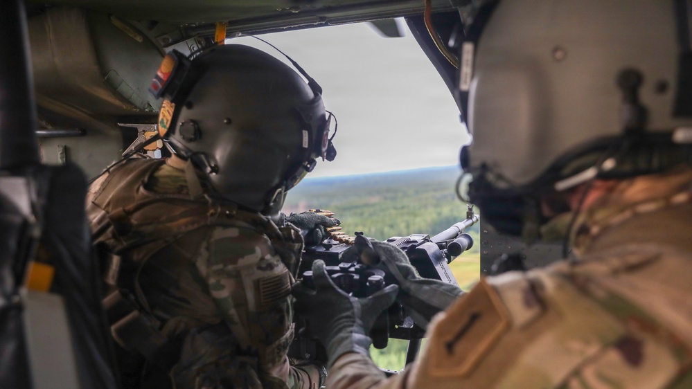 1st Infantry Division Soldiers conduct aerial gunnery qualification