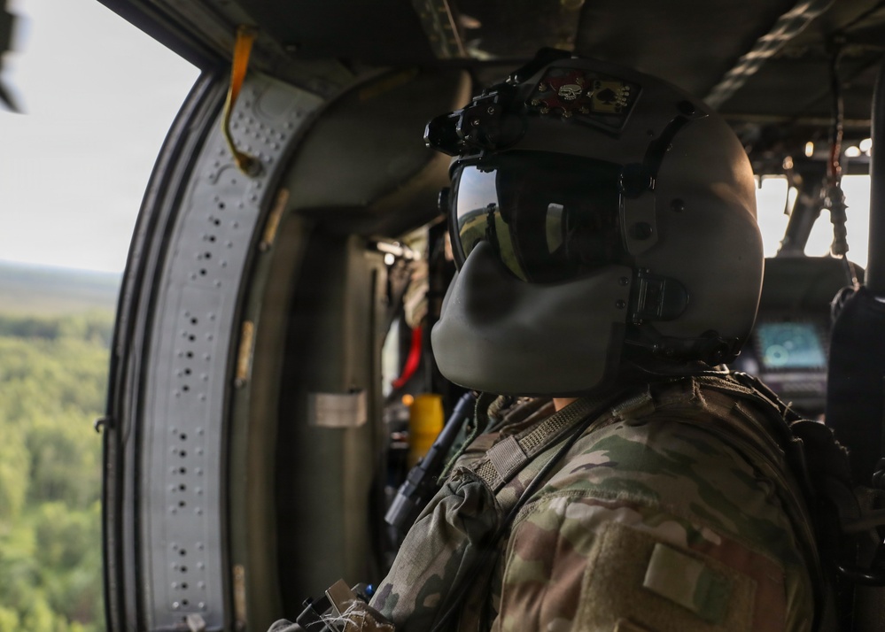 1st Infantry Division Soldiers conduct aerial gunnery qualification