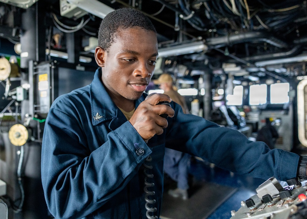 Bridge Operations Aboard USS Ross