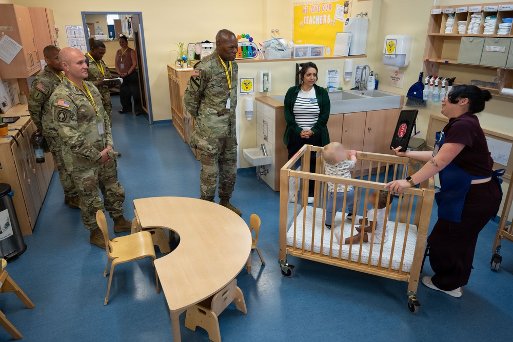 USAG Rheinland-Pfalz hosts IMCOM commanding general