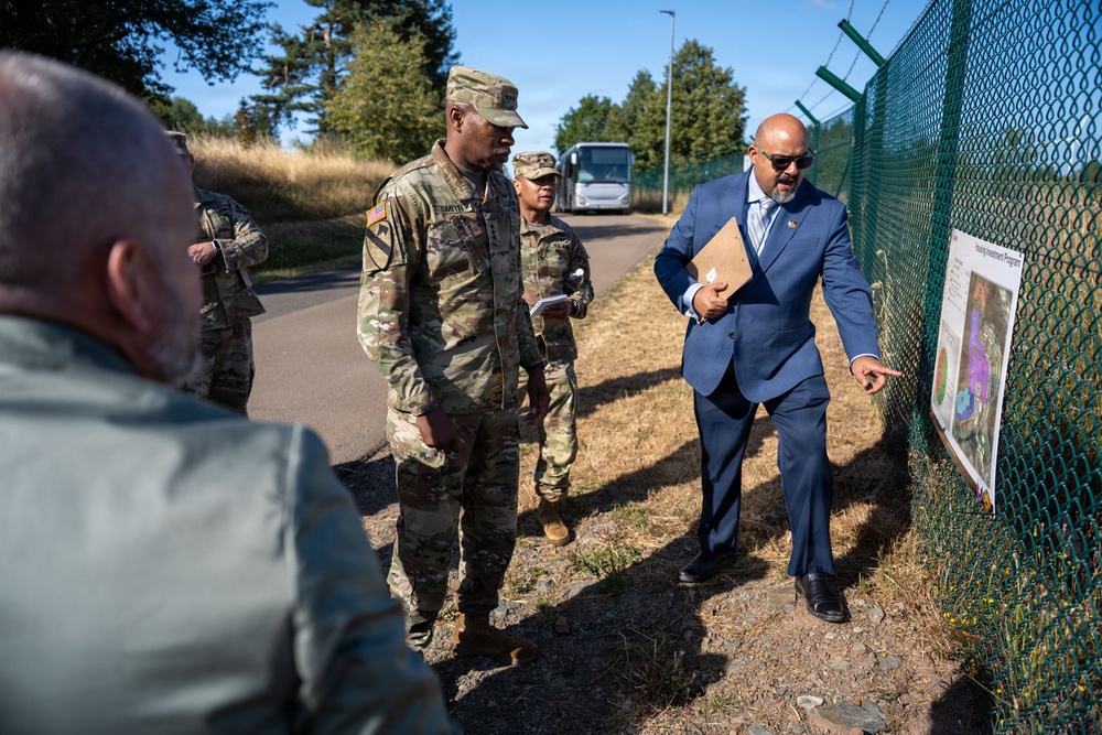 USAG Rheinland-Pfalz hosts IMCOM commanding general