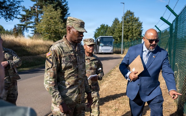 USAG Rheinland-Pfalz hosts IMCOM commanding general