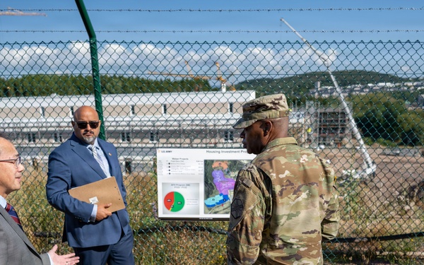 USAG Rheinland-Pfalz hosts IMCOM commanding general