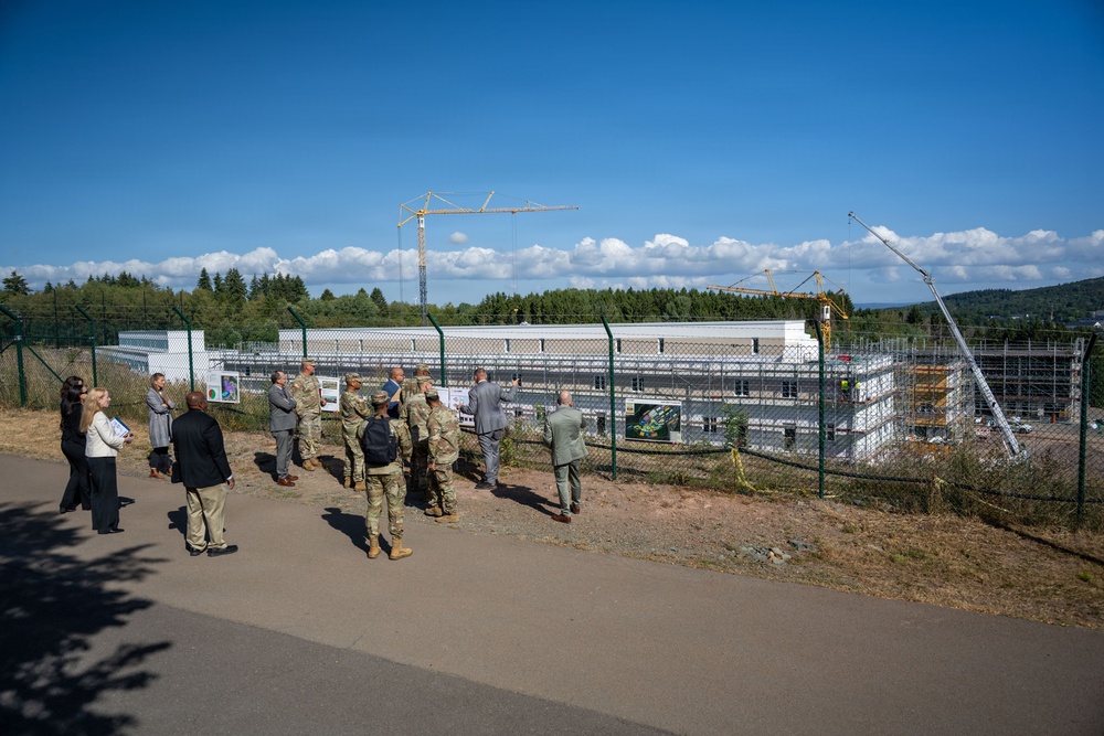 USAG Rheinland-Pfalz hosts IMCOM commanding general