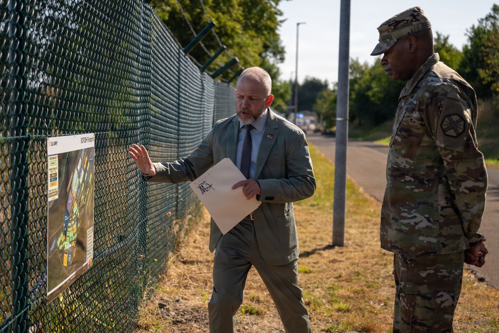 USAG Rheinland-Pfalz hosts IMCOM commanding general