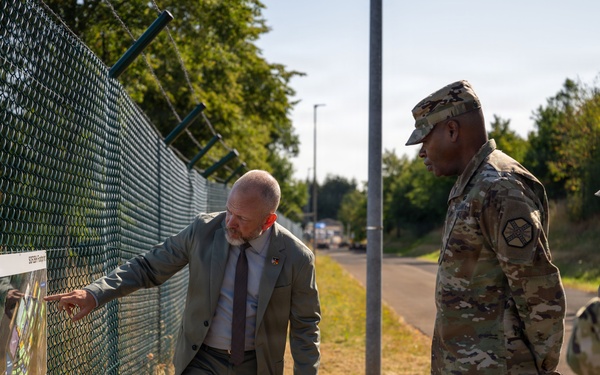 USAG Rheinland-Pfalz hosts IMCOM commanding general