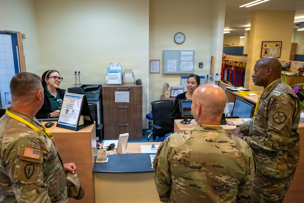 USAG Rheinland-Pfalz hosts IMCOM commanding general