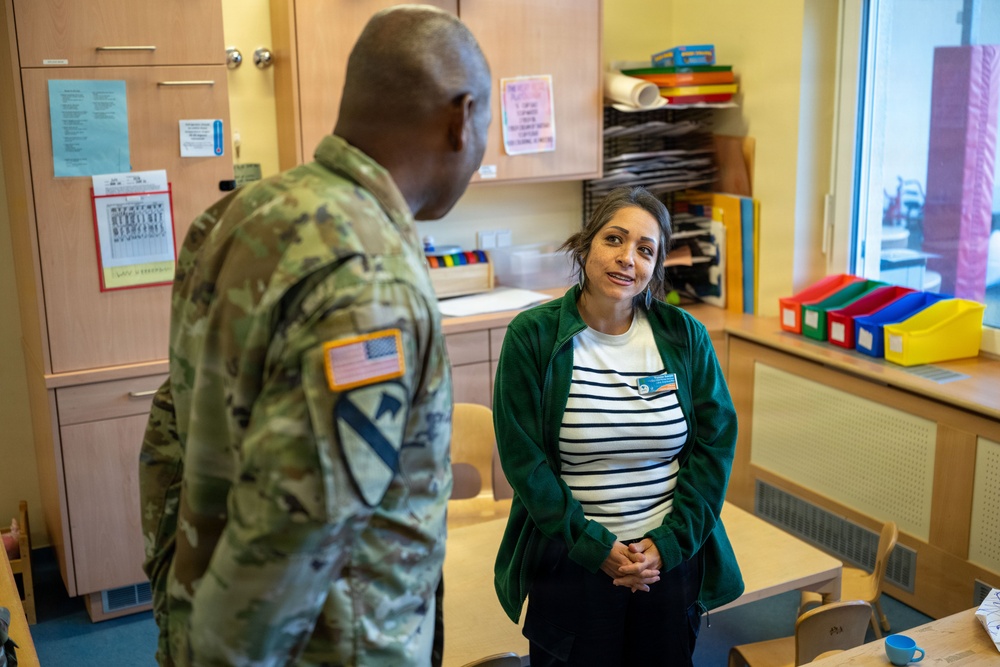 USAG Rheinland-Pfalz hosts IMCOM commanding general