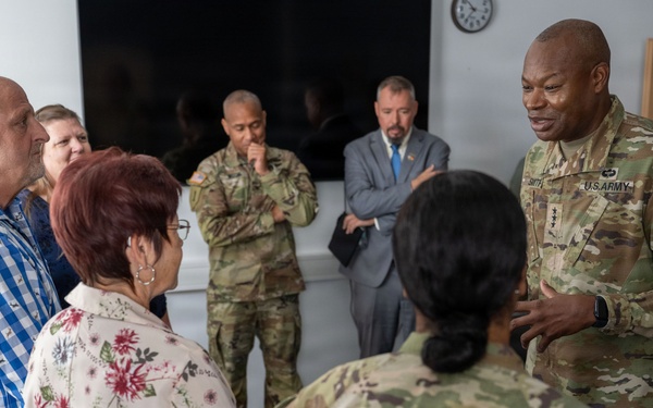 USAG Rheinland-Pfalz hosts IMCOM commanding general