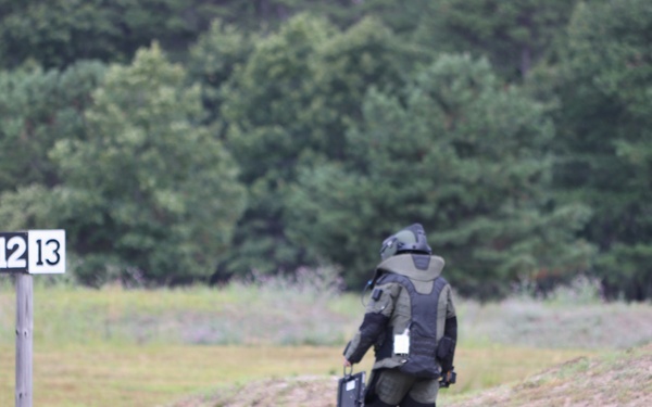 Demonstrating how to use water to disable a simulated suspicious device