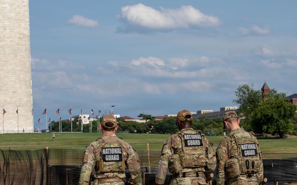 Airmen Patrol National Mall in Support of DC Safe and Beautiful