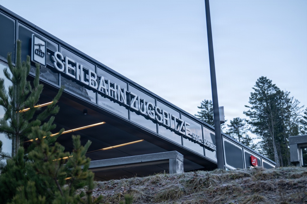 Wild B.O.A.R. Center Hosts Day Trip to Germany’s Tallest Peak