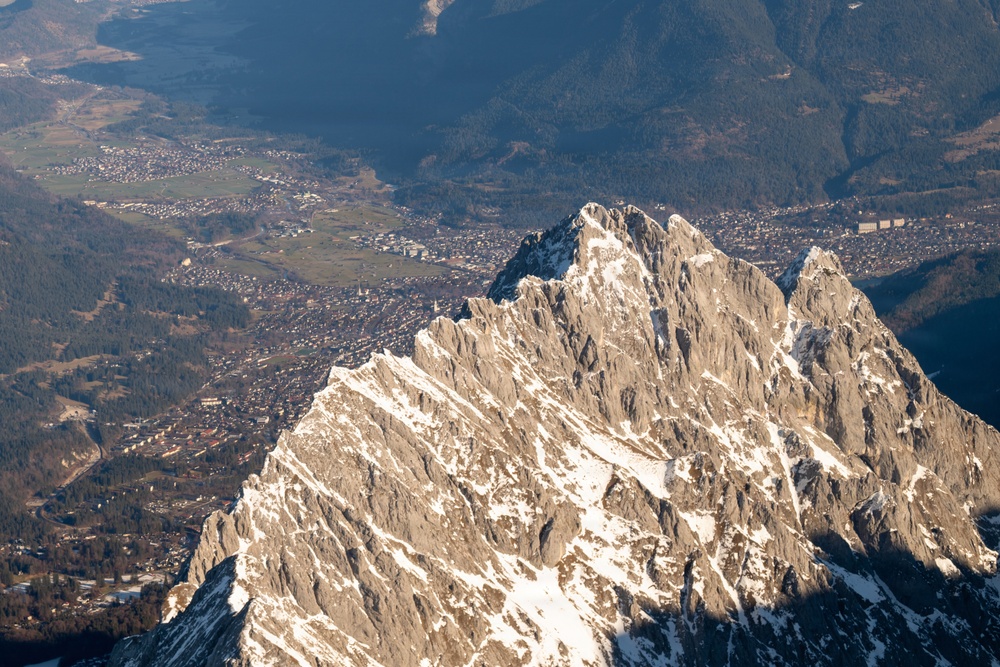 Wild B.O.A.R. Center Hosts Day Trip to Germany’s Tallest Peak