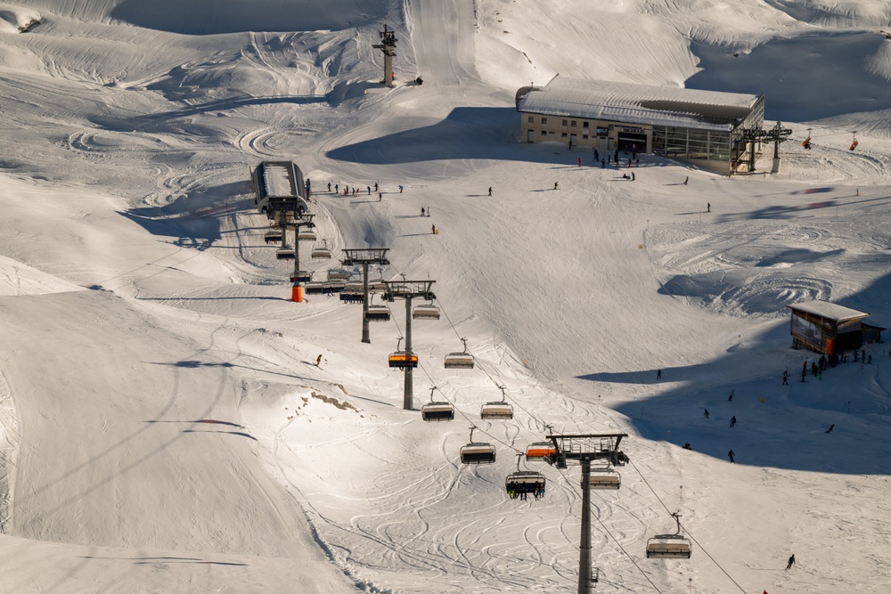 Wild B.O.A.R. Center Hosts Day Trip to Germany’s Tallest Peak