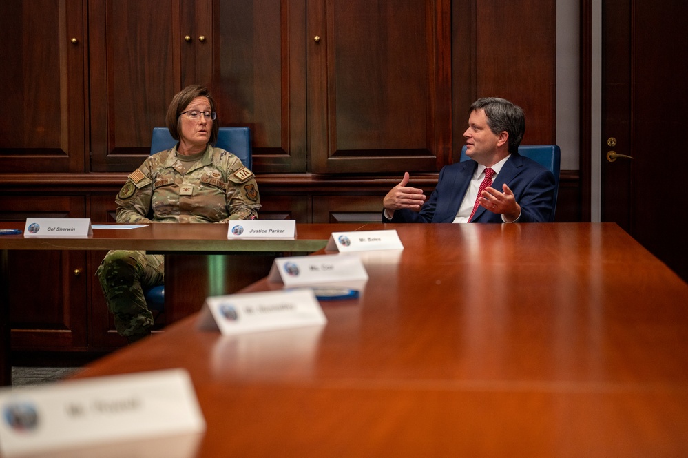 Maxwell hosts Alabama Supreme Court delegation