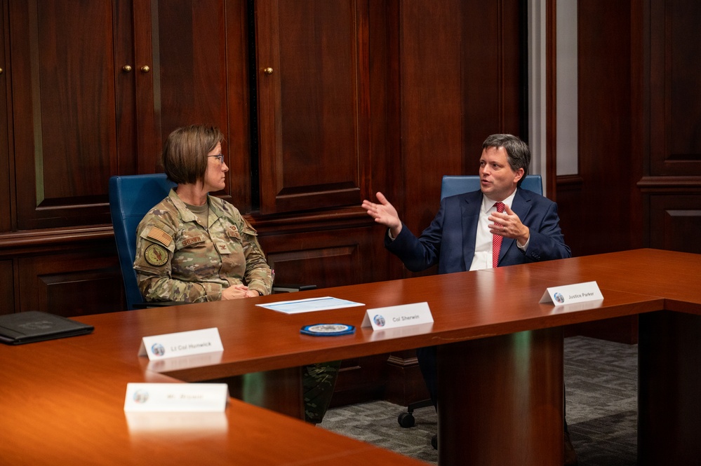 Maxwell hosts Alabama Supreme Court delegation