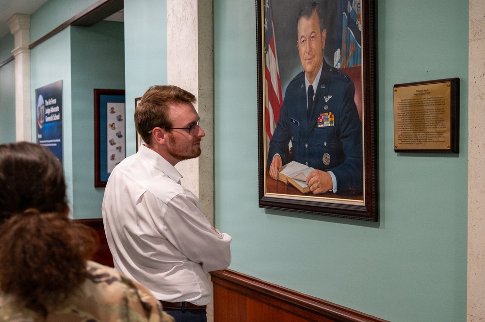 Maxwell hosts Alabama Supreme Court delegation