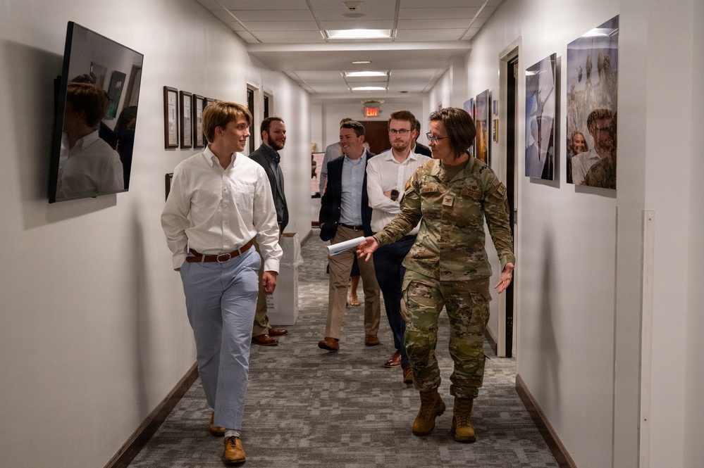 Maxwell hosts Alabama Supreme Court delegation