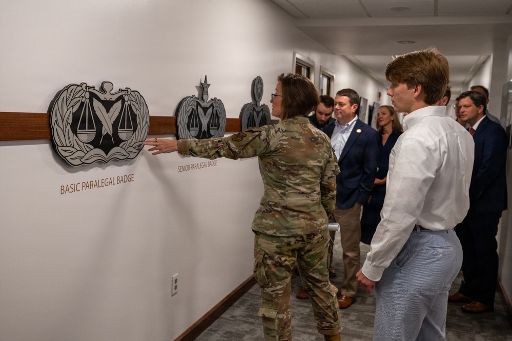 Maxwell hosts Alabama Supreme Court delegation