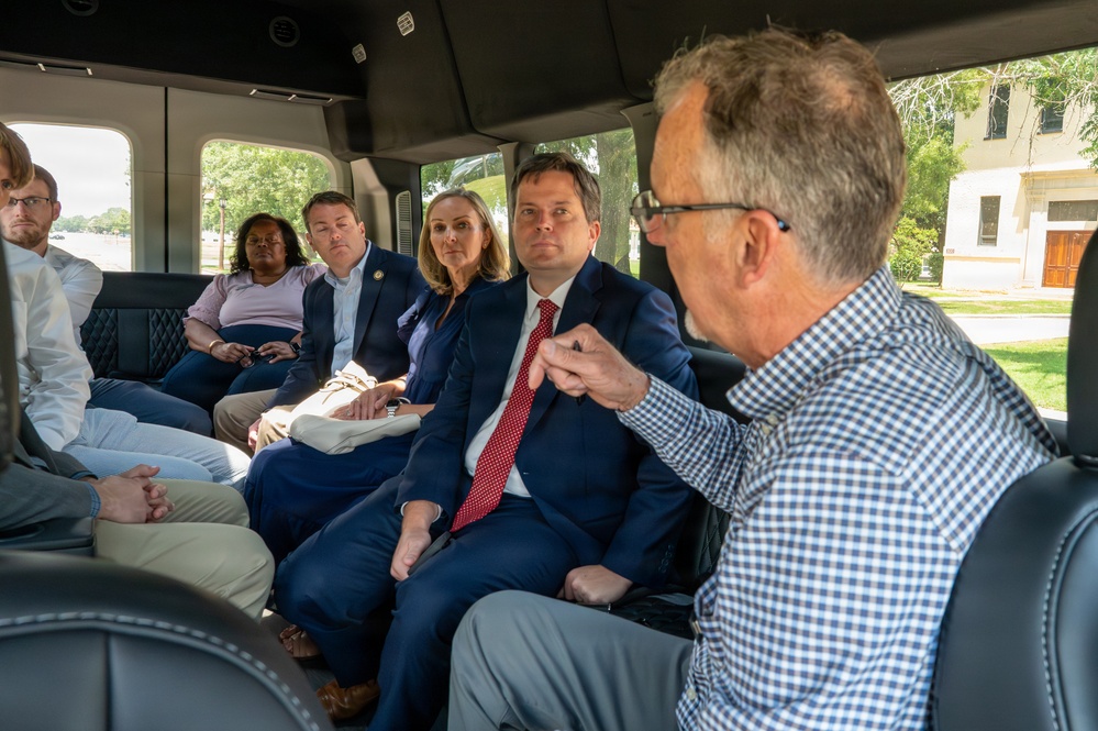 Maxwell hosts Alabama Supreme Court delegation