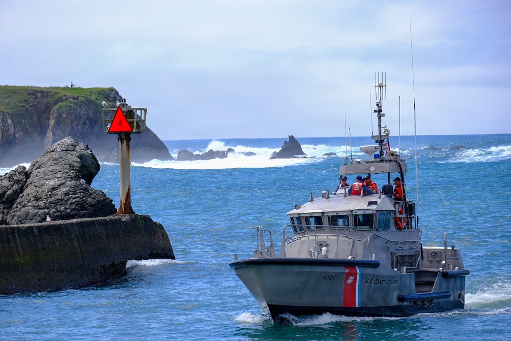 U.S. Coast Guard 47 foot Motor life boat enters Noyo River